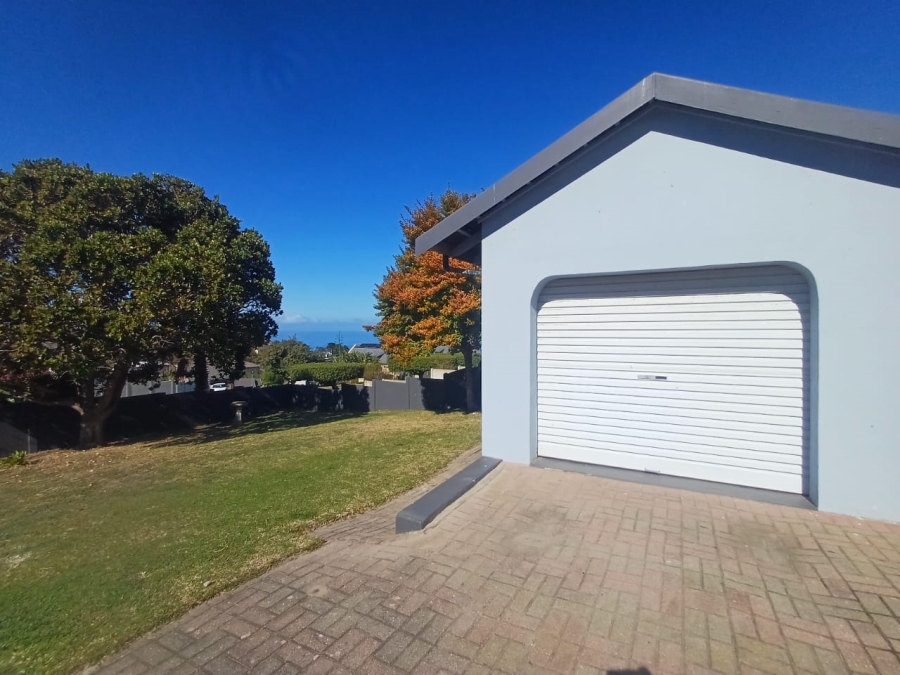 To Let 3 Bedroom Property for Rent in Dana Bay Western Cape